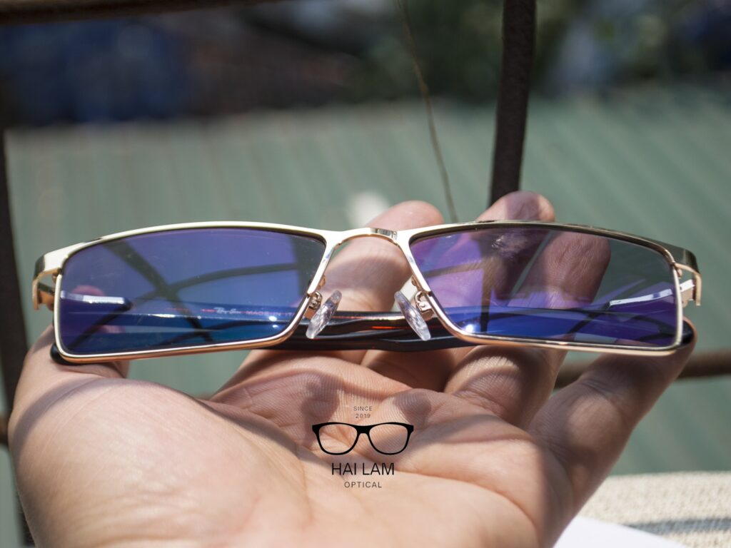 kinh-lao-chong-tia-UV